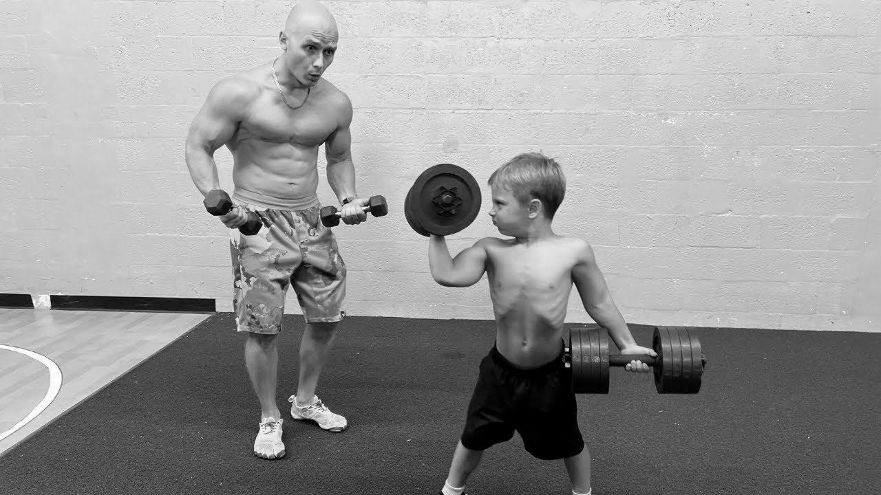 Learn how to develop into STRONG?!  5 Yr Previous Boy Lifts Heavy Weights